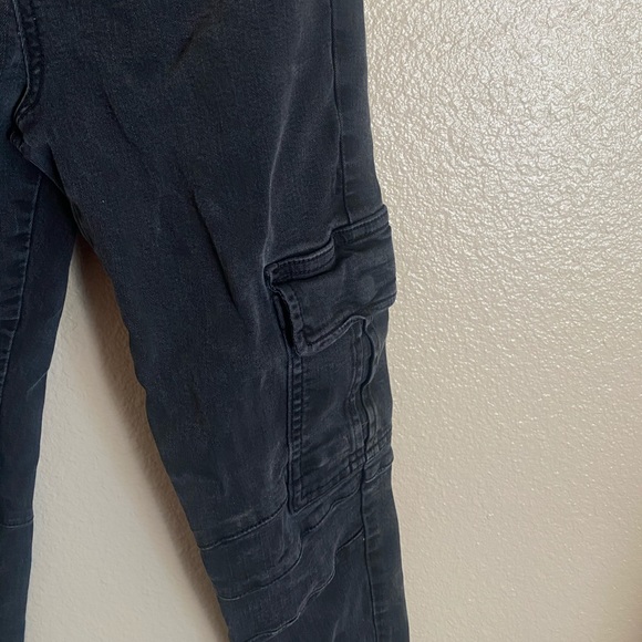 black pants - Picture 2 of 3